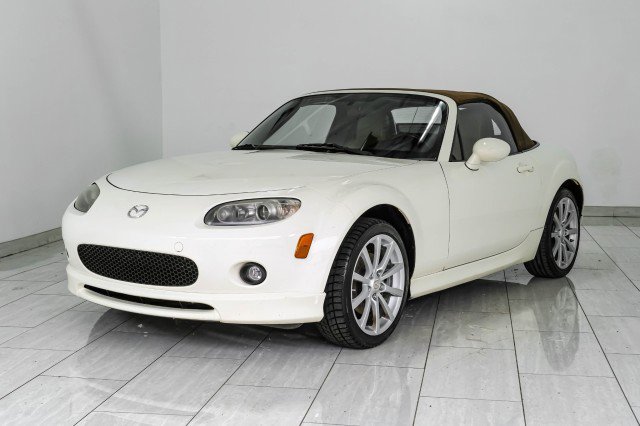 Used 2008 MAZDA MX-5 Miata Grand Touring w/ Premium Pkg RWD image 4