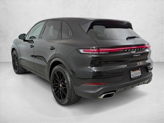 Certified 2025 Porsche Cayenne image 3