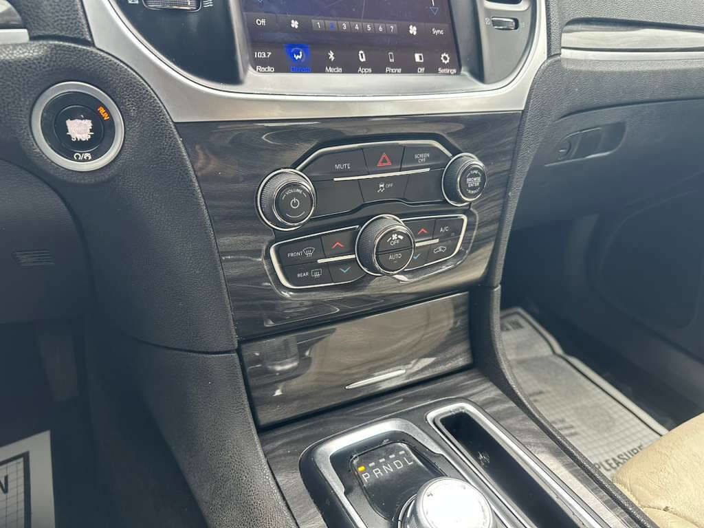 Used 2018 Chrysler 300 Touring w/ Sport Appearance Package RWD image 17