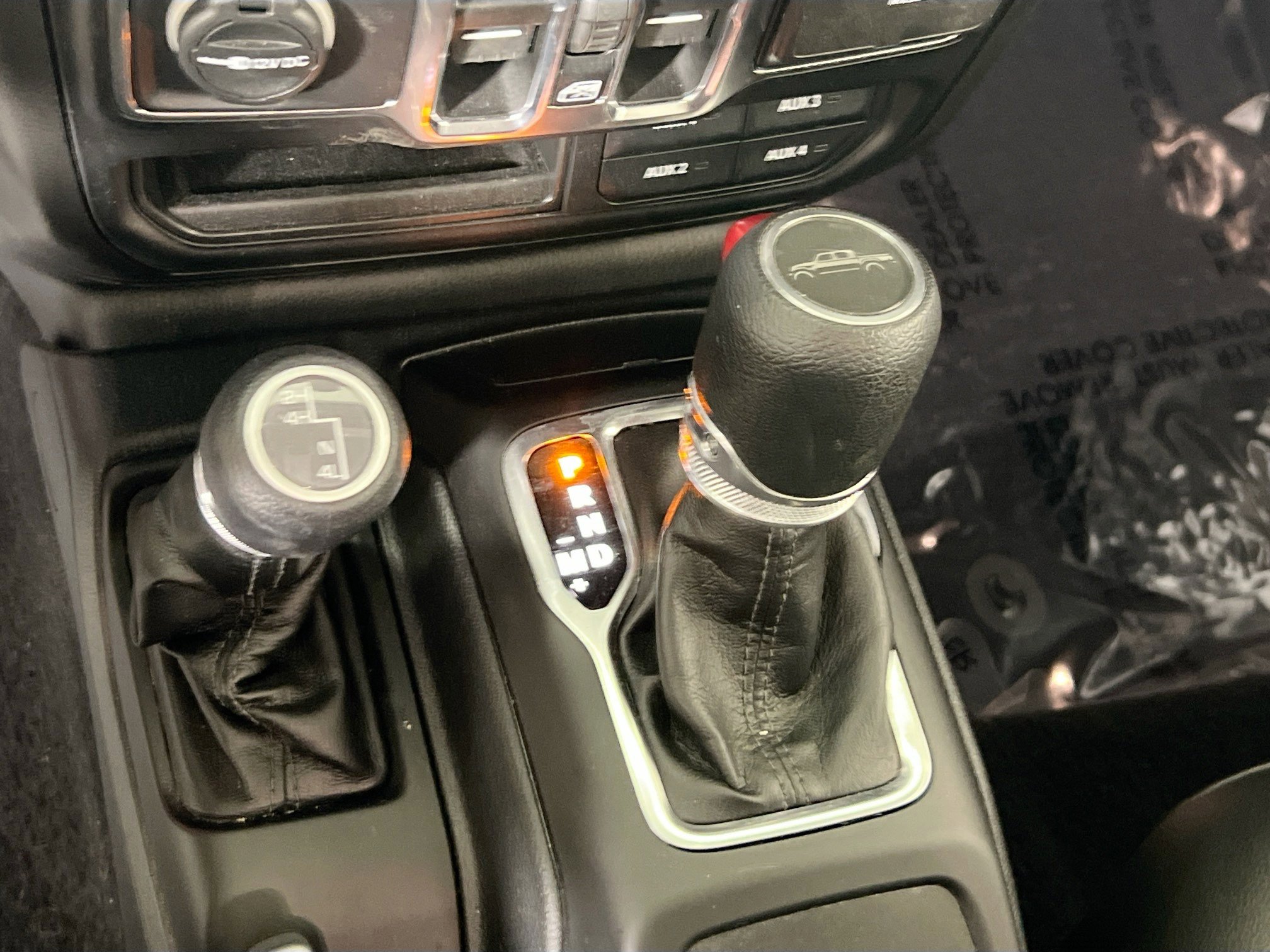 Used 2023 Jeep Gladiator Sport AWD/4WD image 17