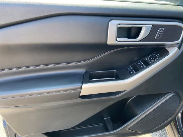 Used 2023 Ford Explorer XLT AWD/4WD image 17
