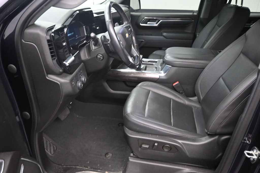 Used 2024 Chevrolet Silverado 1500 LTZ RWD image 10