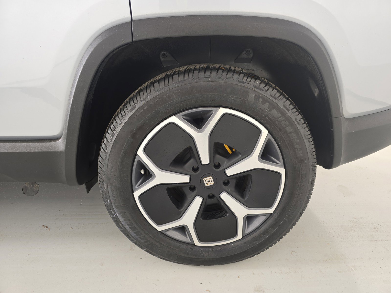 Used 2023 Rivian R1S Launch Edition image 10
