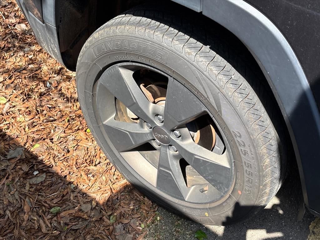 Used 2016 Jeep Cherokee 75th Anniversary image 7