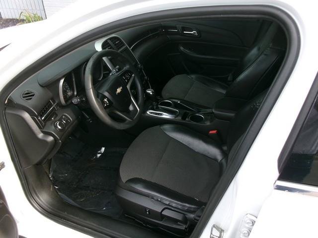 Used 2016 Chevrolet Malibu LT FWD image 16