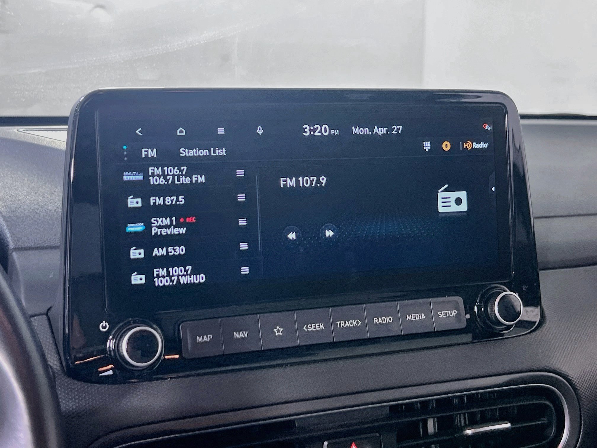 Used 2023 Hyundai Kona Limited AWD/4WD image 15