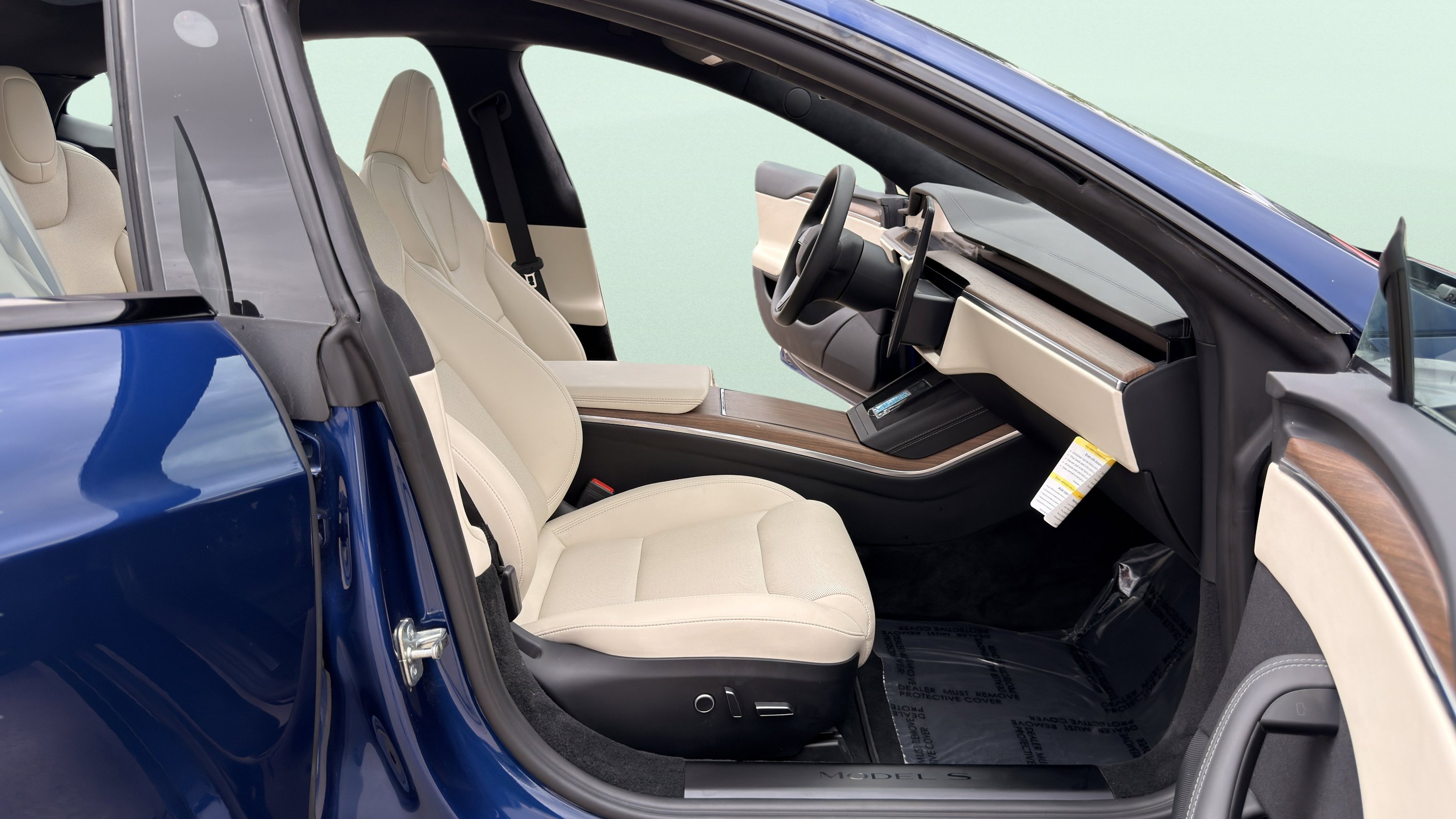 Used 2025 Tesla Model S image 48