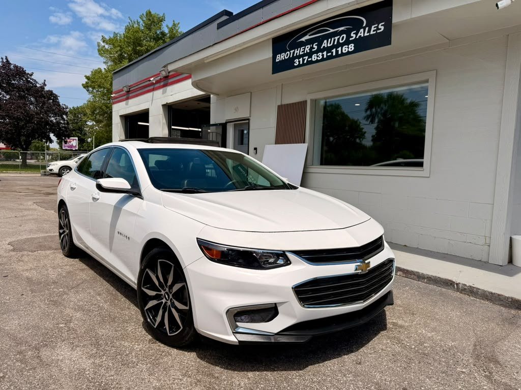 Used 2018 Chevrolet Malibu LT w/ Leather Package FWD image 7