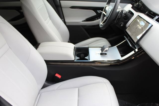 Used 2025 Land Rover Range Rover Evoque S image 3