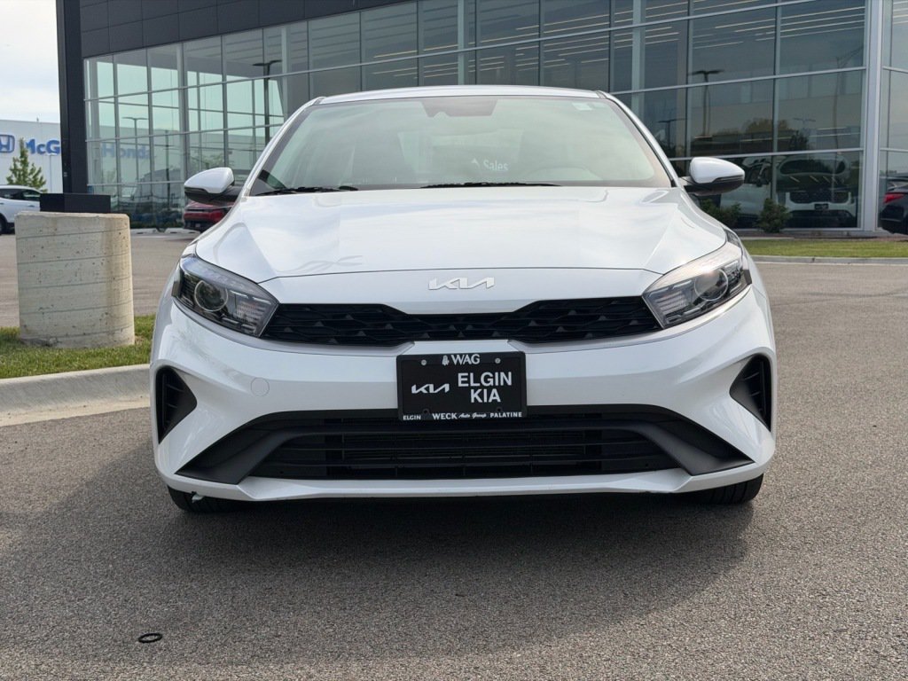 Used 2024 Kia Forte LXS w/ LXS Technology Package FWD image 2