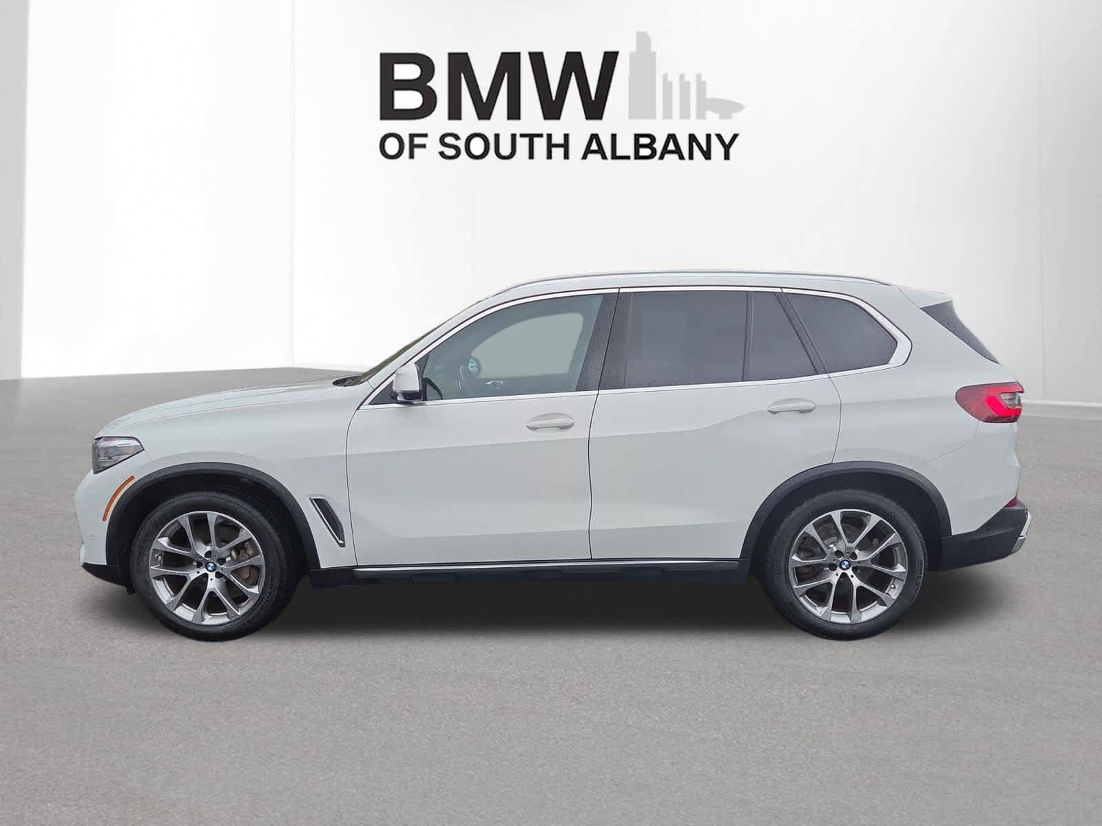 Used 2022 BMW X5 xDrive40i w/ Premium Package AWD/4WD image 2