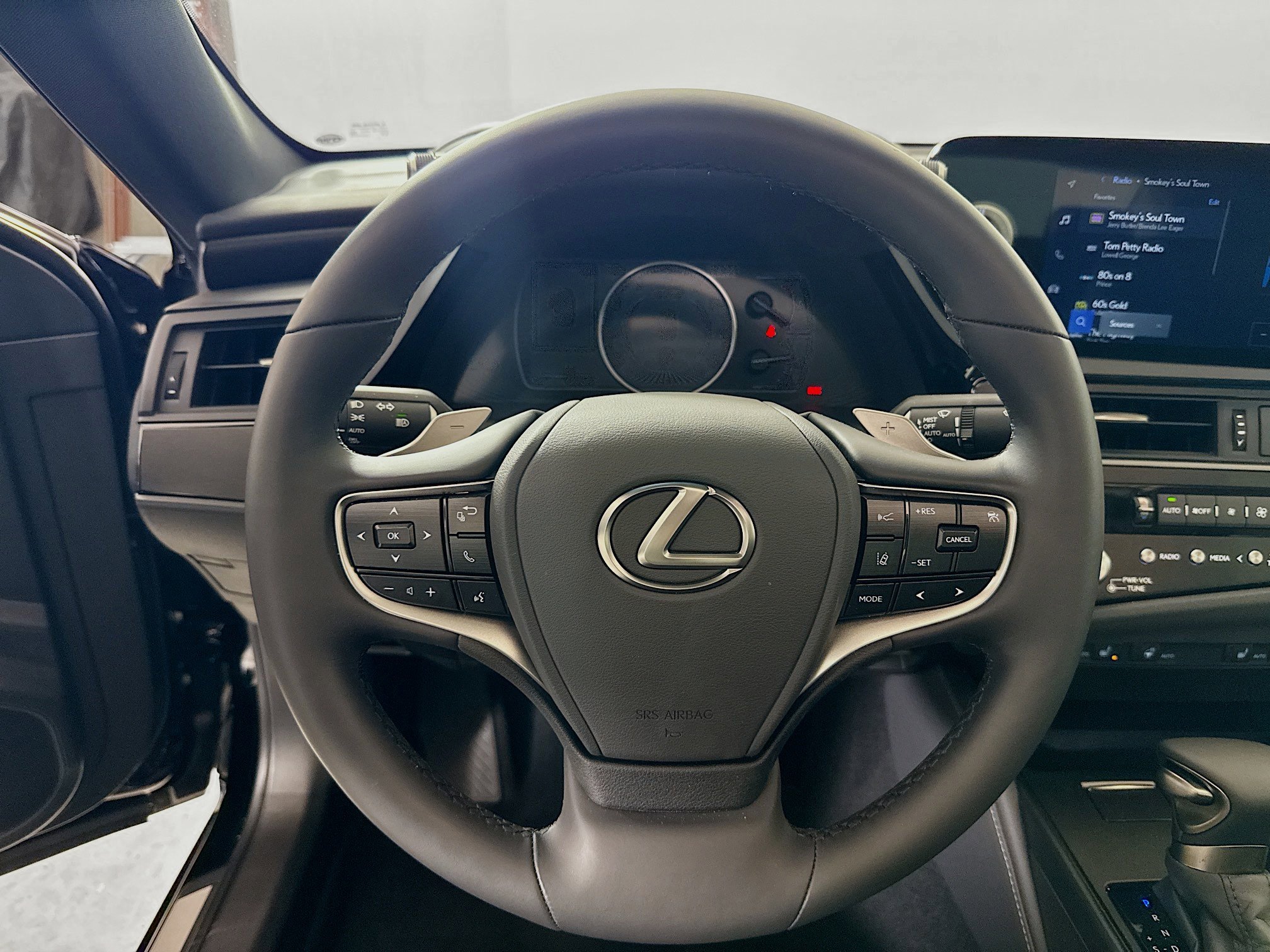 Used 2025 Lexus ES 350 350 w/ Premium Package image 11