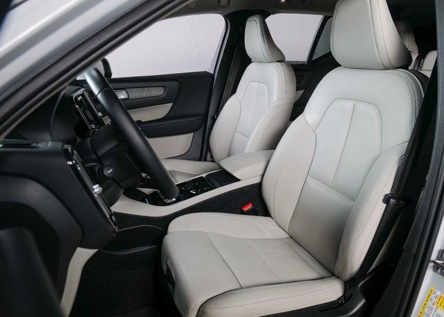 Used 2021 Volvo XC40 T5 Inscription w/ Advanced Package image 11