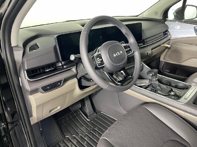 New 2026 Kia Carnival EX FWD image 2
