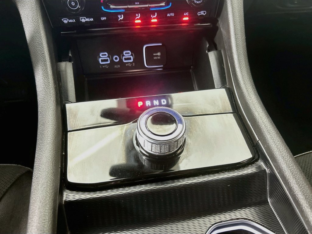 Used 2024 Jeep Grand Cherokee Altitude AWD/4WD image 21