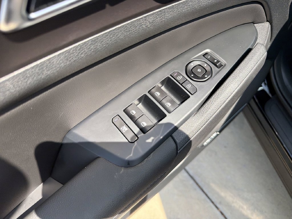 New 2026 Kia Sportage SX FWD image 17