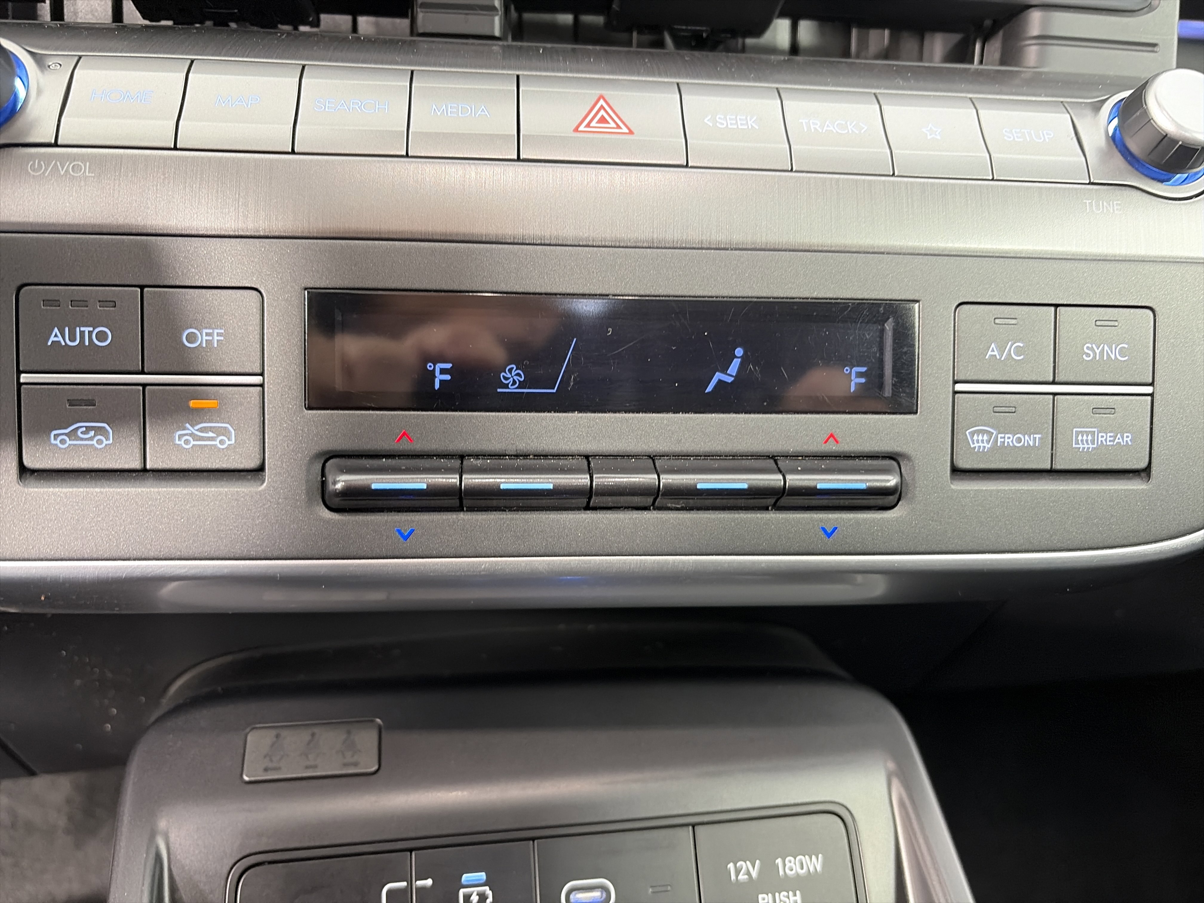 Used 2024 Hyundai Kona Limited AWD/4WD image 25