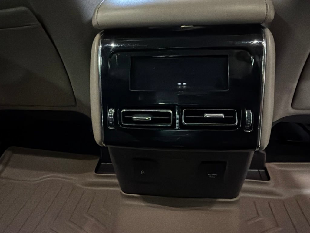 Used 2020 Lincoln Aviator Reserve w/ Equipment Group 201A RWD image 17
