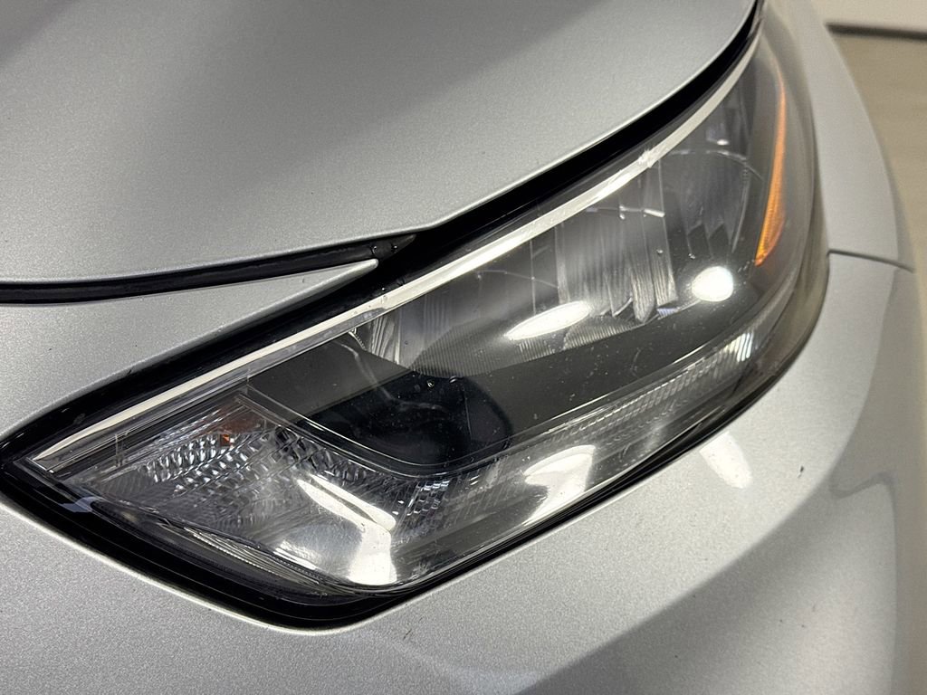 Used 2020 Toyota Highlander XLE FWD image 39