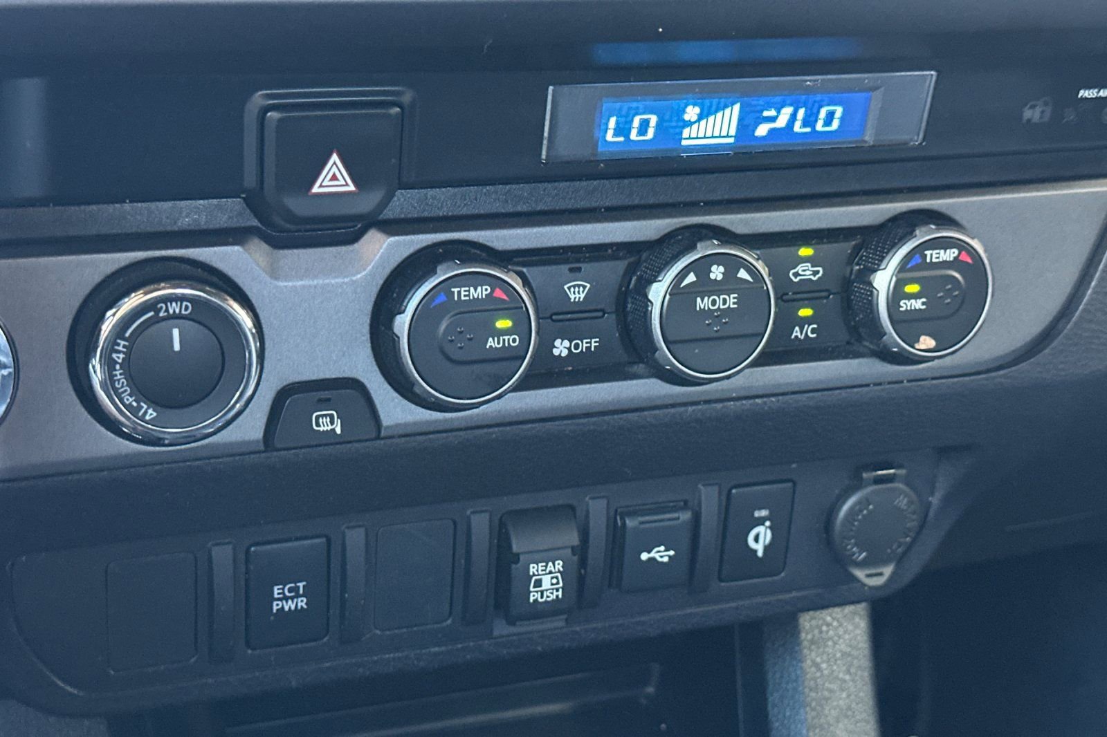 Used 2023 Toyota Tacoma TRD Sport w/ Black Out Package (TMS) image 26