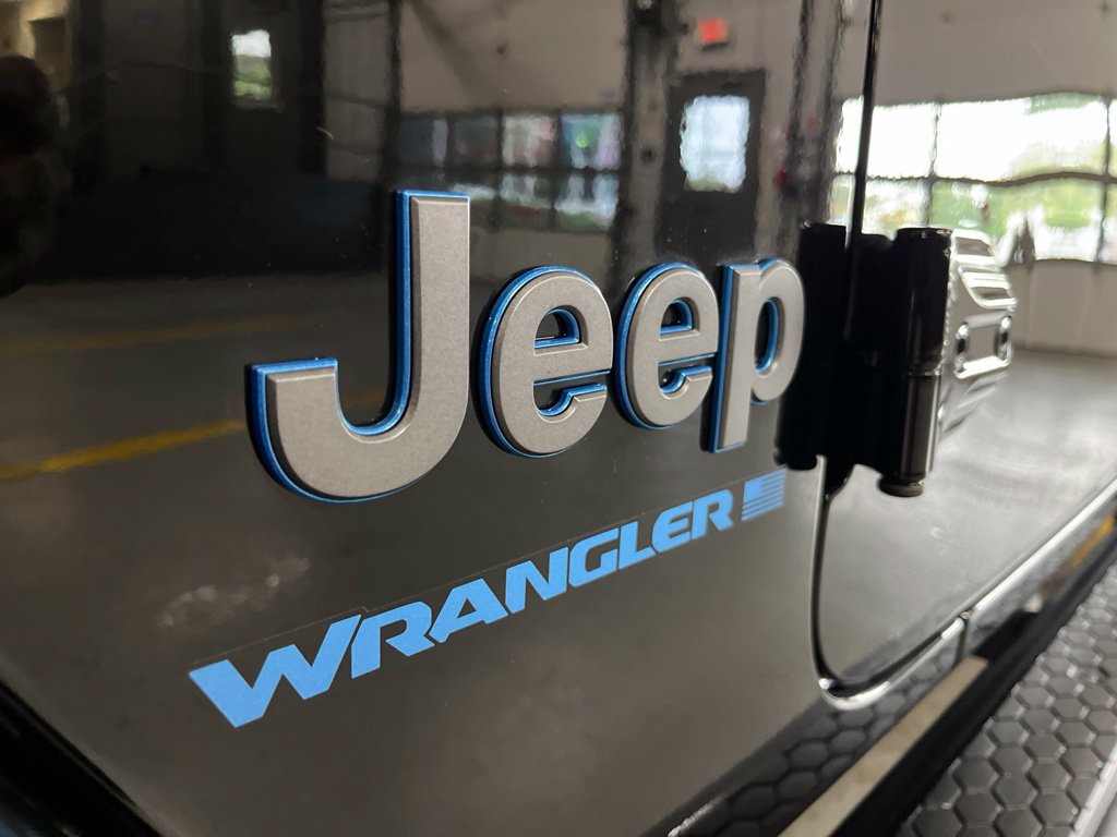 Used 2024 Jeep Wrangler High Altitude AWD/4WD image 13