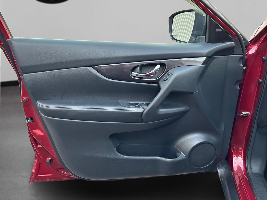 Used 2019 Nissan Rogue SV image 23