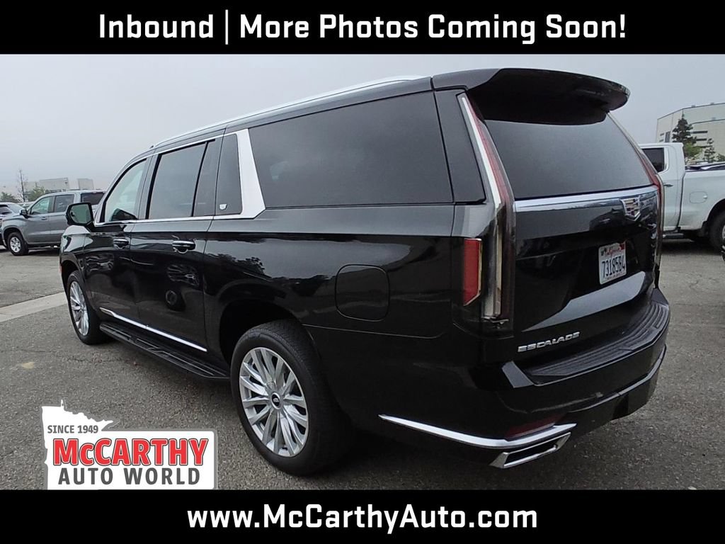 Used 2024 Cadillac Escalade ESV Luxury AWD/4WD image 5