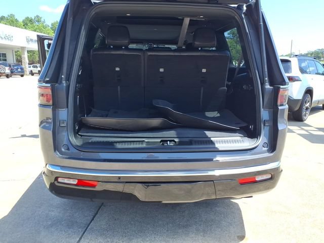 Used 2023 Jeep Wagoneer 4WD w/ Premium Group I image 18