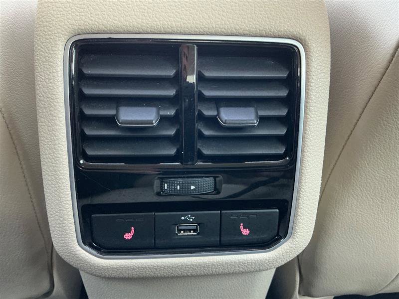 Used 2016 Volkswagen Passat 1.8T w/ Lighting Package image 39