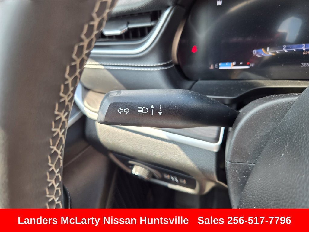 Used 2024 Jeep Grand Cherokee L Limited w/ Black Appearance Package AWD/4WD image 29