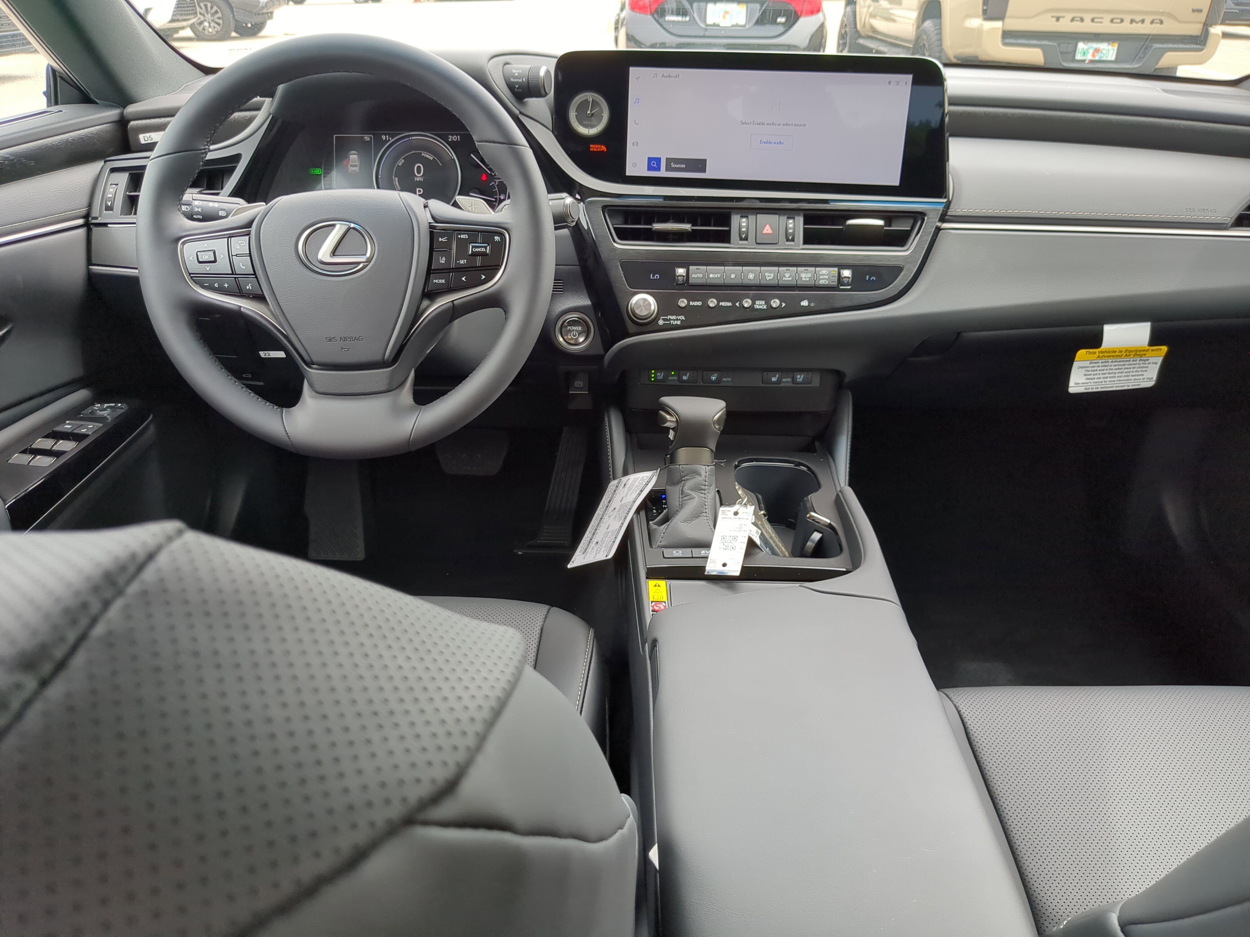 New 2025 Lexus ES 300h w/ Premium Package image 13