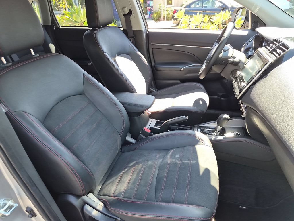 Used 2025 Mitsubishi Outlander Sport SE AWD/4WD image 31