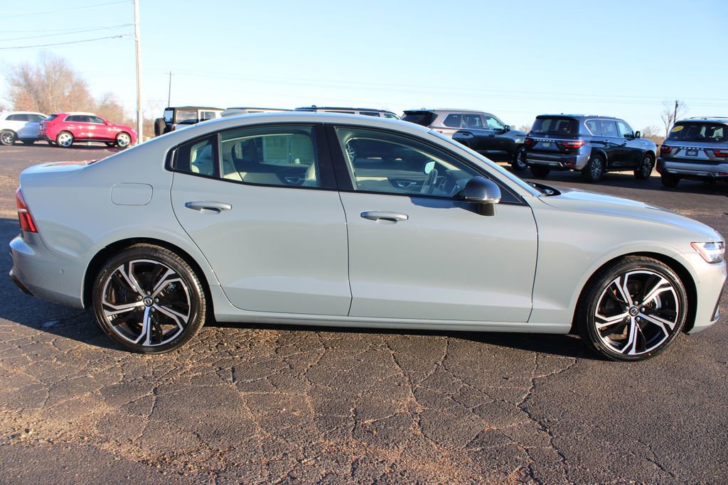 Used 2024 Volvo S60 B5 Plus image 11