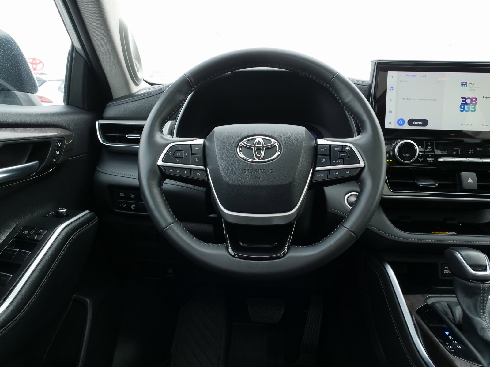 Used 2024 Toyota Highlander Platinum image 40