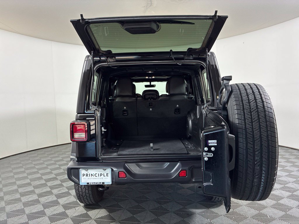 Used 2020 Jeep Wrangler Unlimited Sahara AWD/4WD image 29
