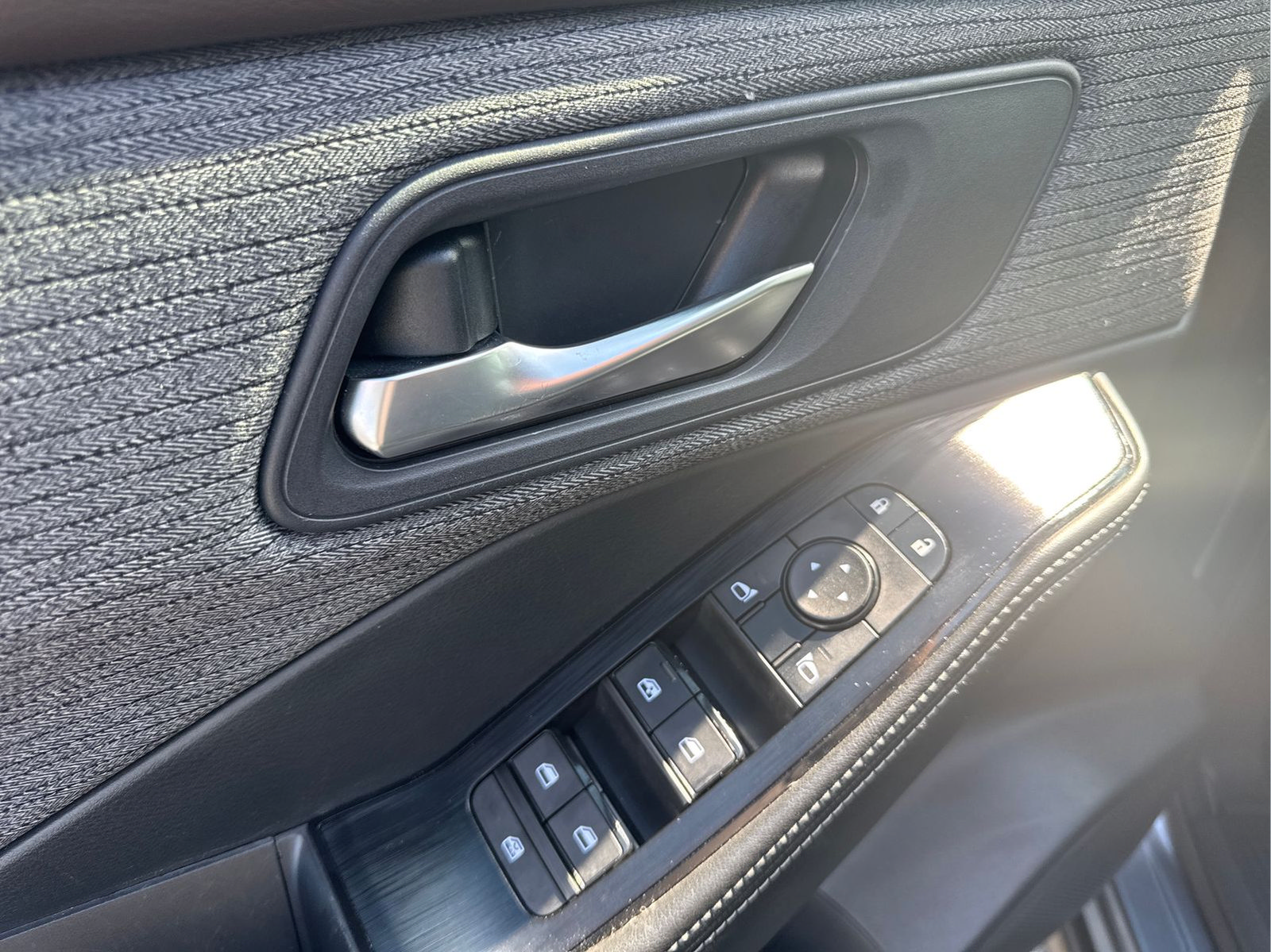Certified 2022 Nissan Rogue SV FWD image 15