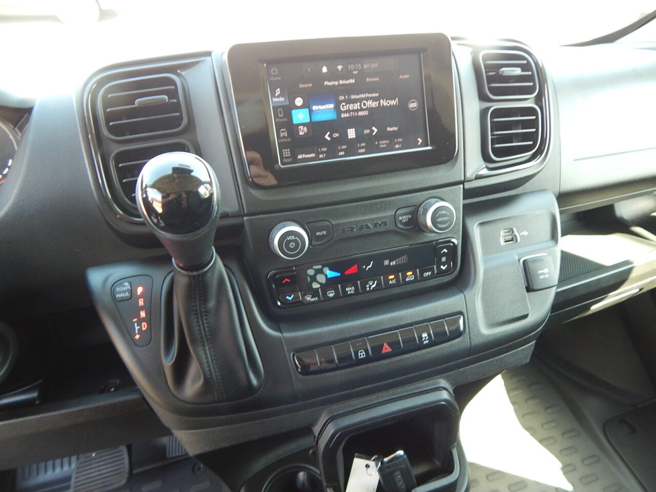Used 2025 RAM ProMaster 2500 w/ U-Haul Equipment Group FWD image 25