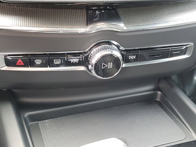 New 2026 Volvo XC60 B5 Ultra w/ Protection Package Premier image 18