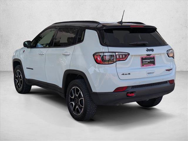 Used 2025 Jeep Compass Trailhawk AWD/4WD image 8