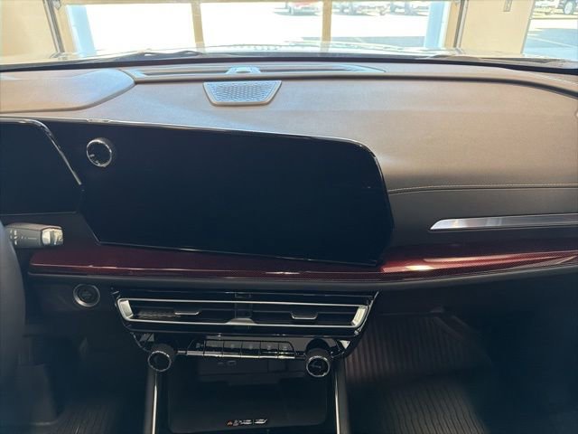 Used 2025 Chevrolet Traverse Z71 w/ Enhanced Driving Package image 26