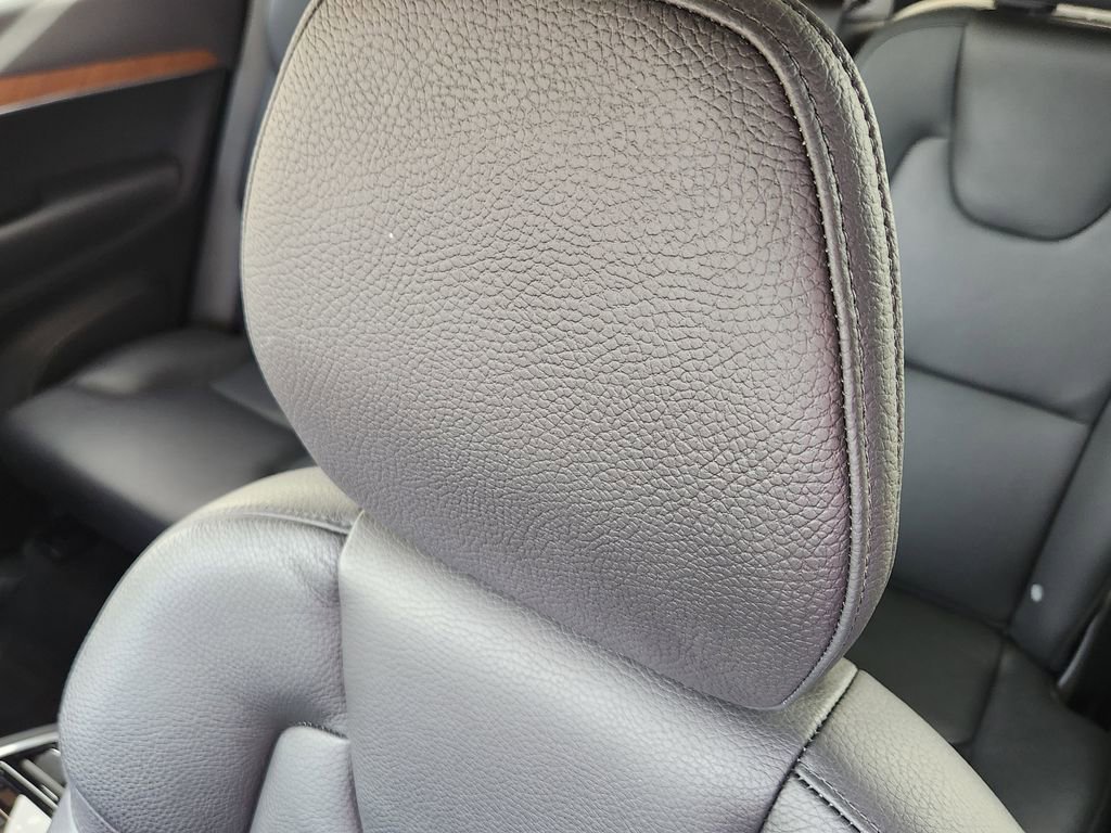 Used 2023 Volvo XC90 B6 Core w/ Protection Package Premier image 5