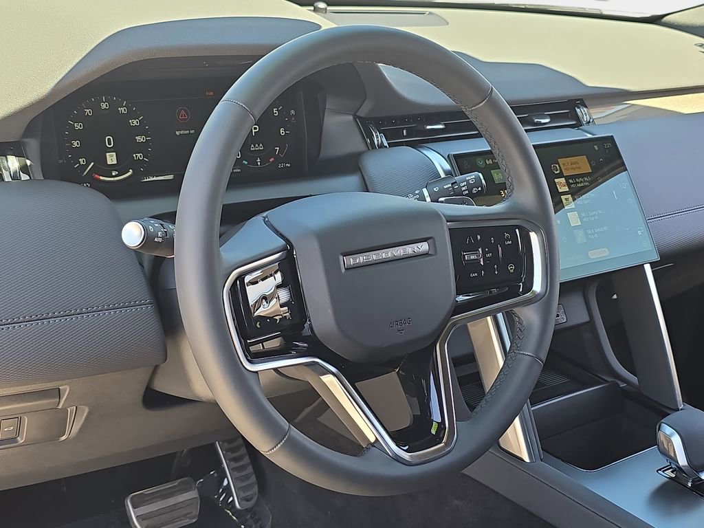 Certified 2025 Land Rover Discovery Sport Dynamic SE AWD/4WD image 16