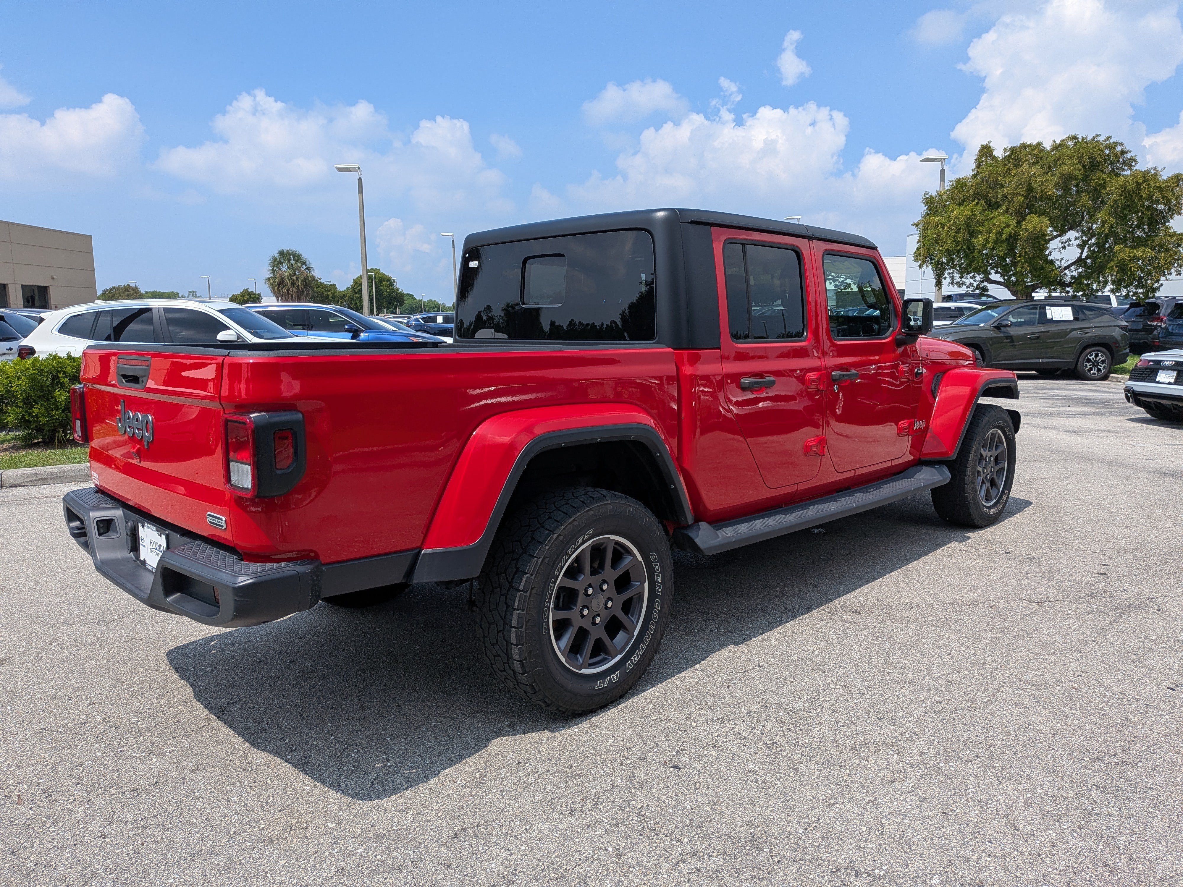 Used 2022 Jeep Gladiator Overland w/ Cold Weather Group AWD/4WD image 4