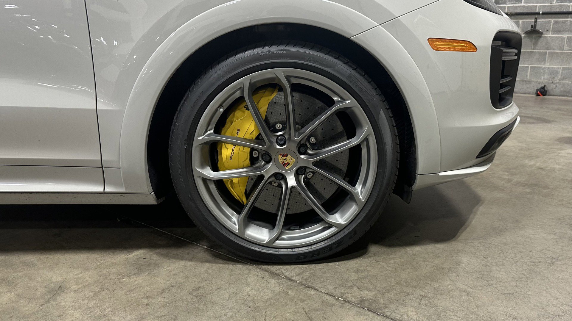 Used 2021 Porsche Cayenne Turbo S image 32