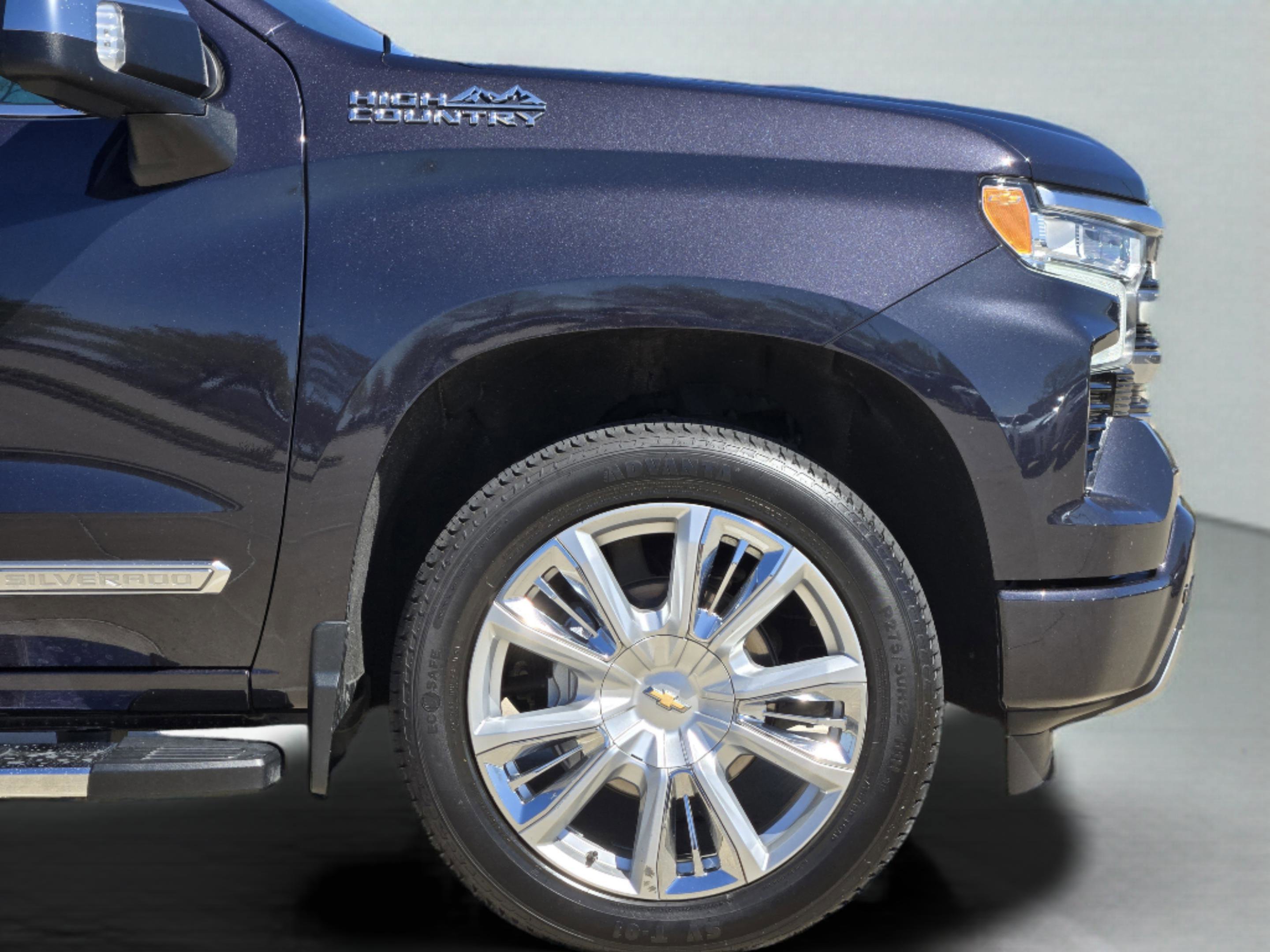 Used 2023 Chevrolet Silverado 1500 High Country w/ Technology Package image 11