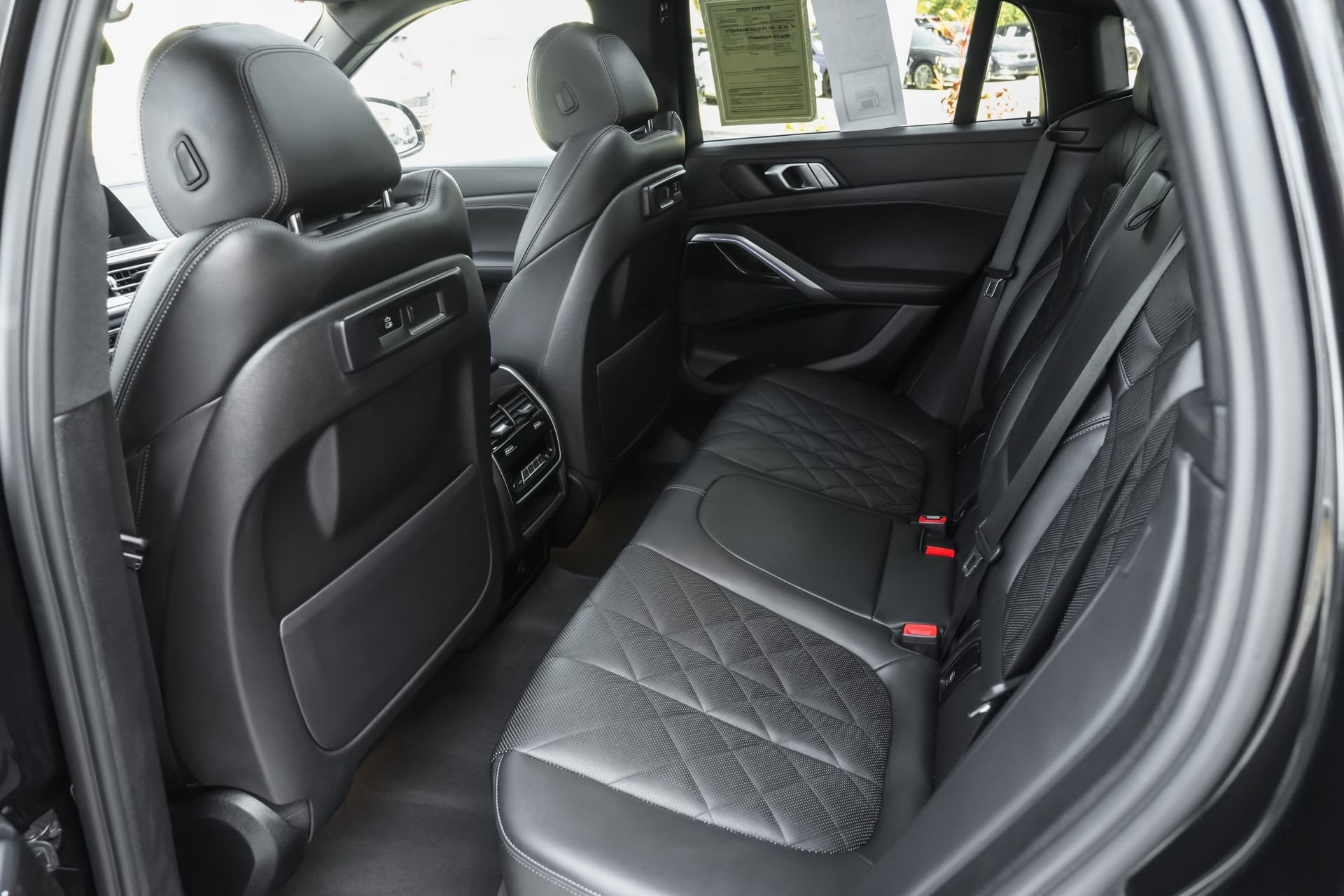 Used 2023 BMW X6 xDrive40i w/ Climate Comfort Package image 34