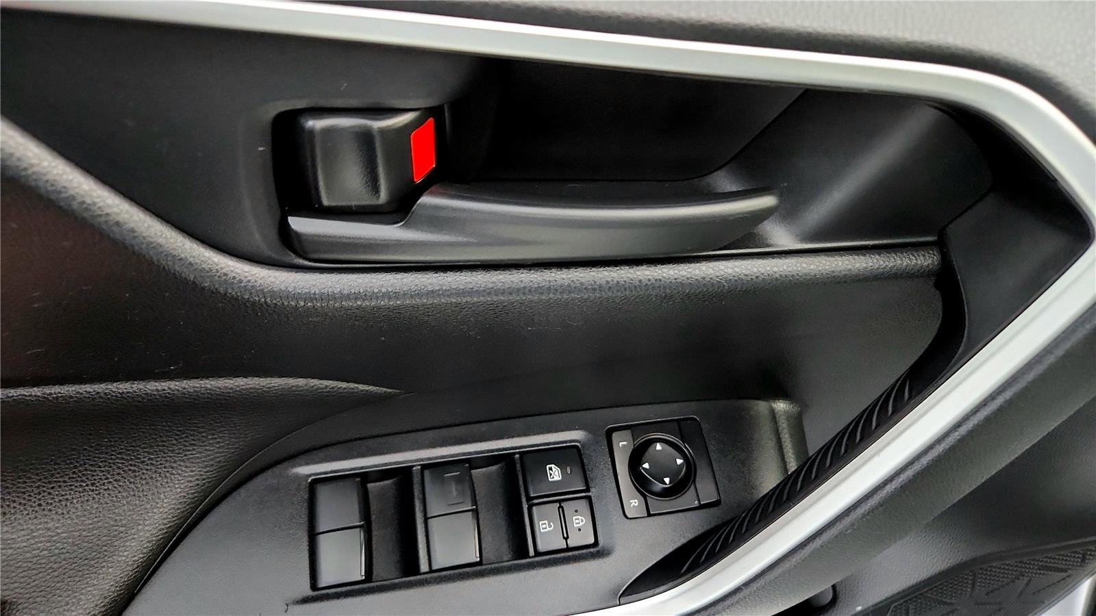 Certified 2022 Toyota RAV4 LE image 35