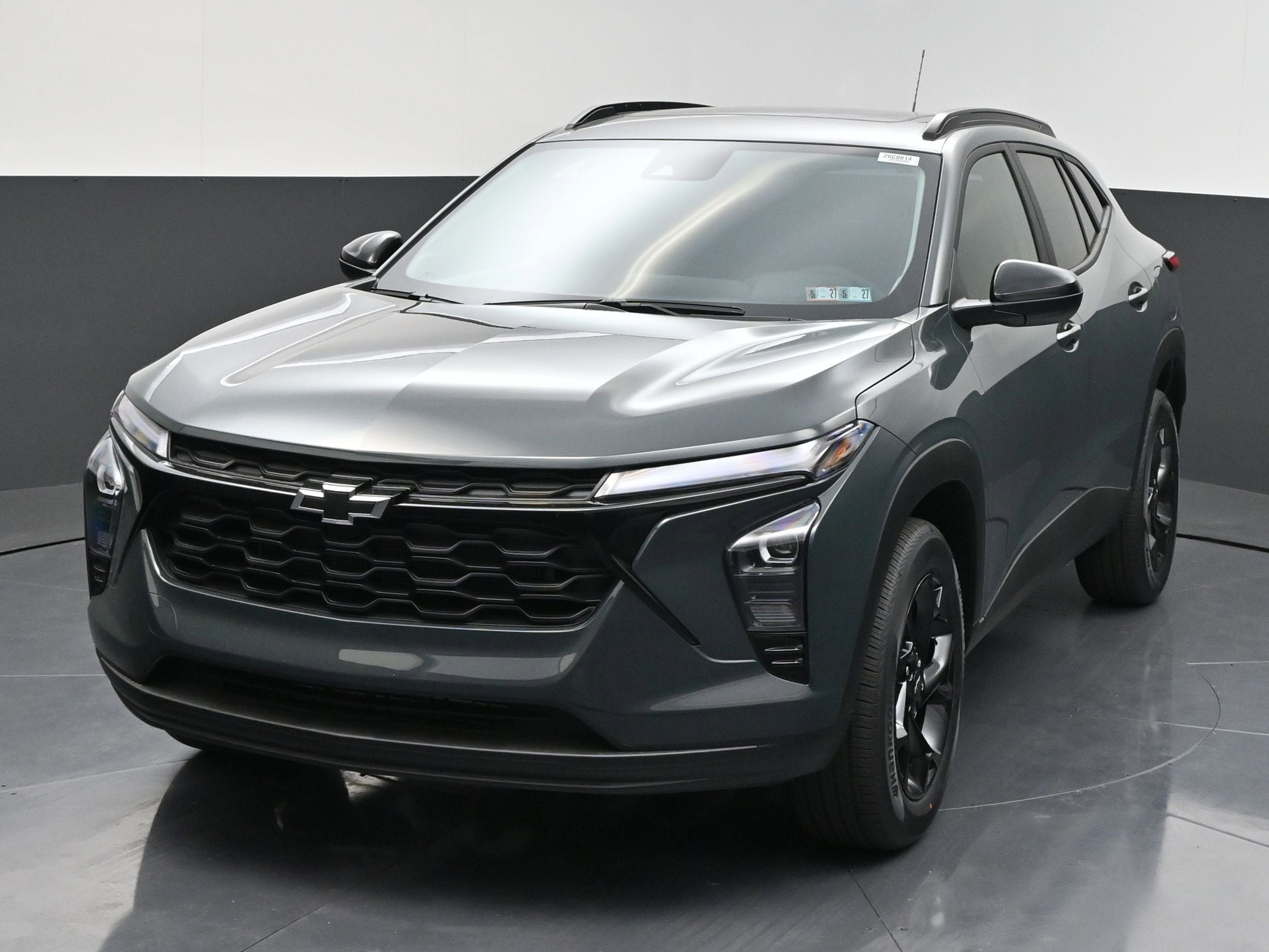New 2026 Chevrolet Trax LT w/ Sunroof Package FWD image 3