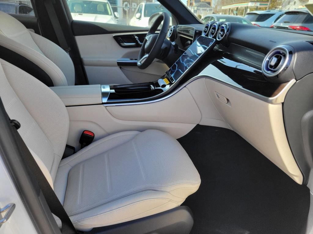 New 2026 Mercedes-Benz GLC 300 4MATIC image 11