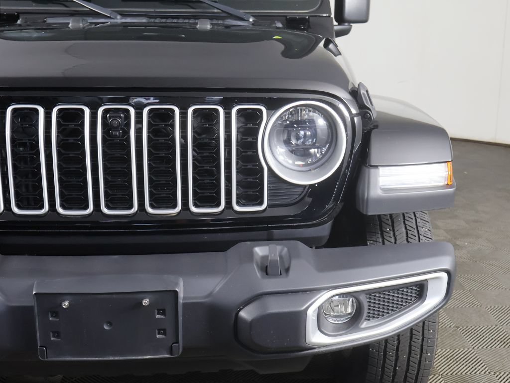 Used 2024 Jeep Wrangler Unlimited Sahara w/ Technology Group AWD/4WD image 14